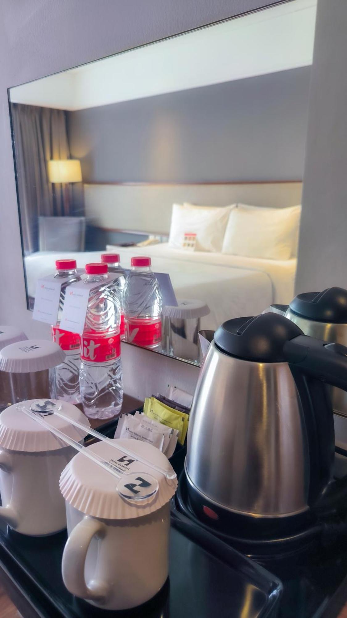 Swiss-Belhotel Богор Екстериор снимка