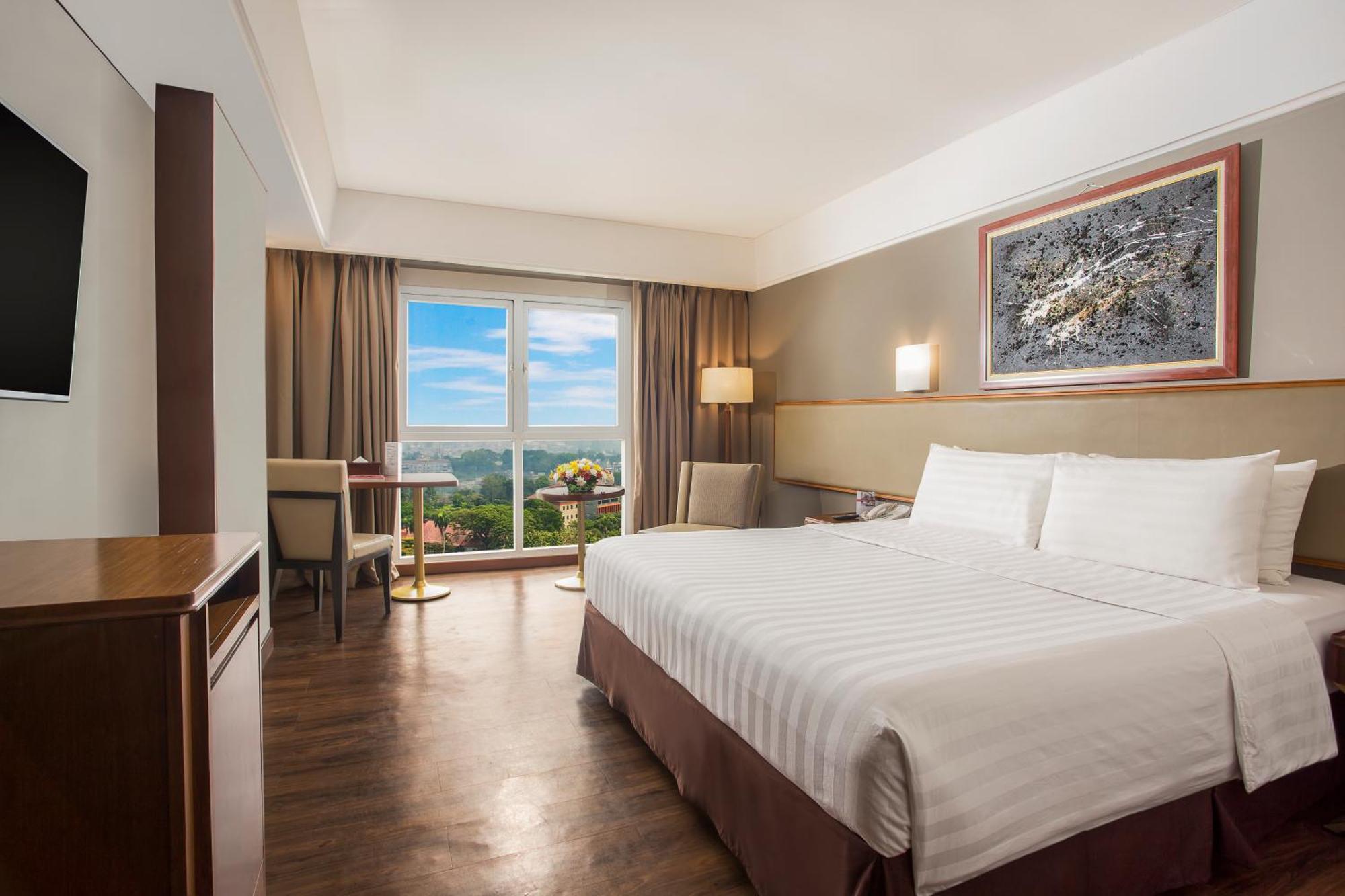 Swiss-Belhotel Богор Екстериор снимка