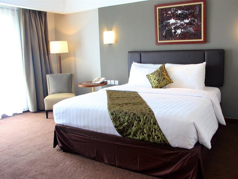 Swiss-Belhotel Богор Екстериор снимка